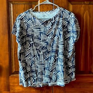 Uniqlo graphic print tee size M